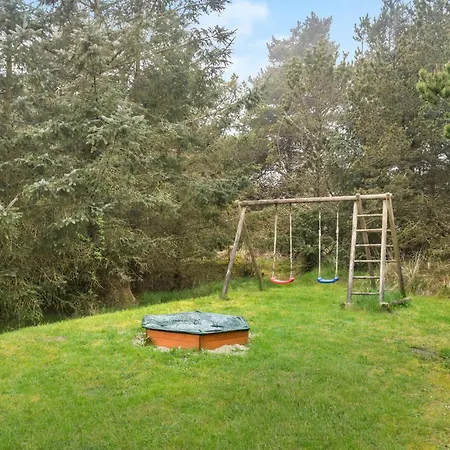 Сasa de vacaciones Preciosa Casa En Blåvand Con Sauna Blåvand