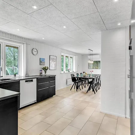 Gorgeous In With Kitchen