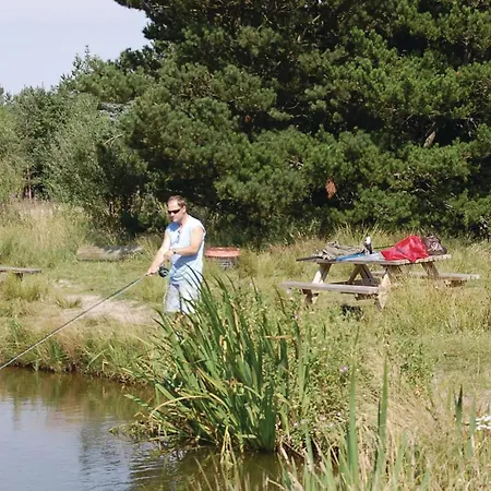 別荘 With A Fireplace 02