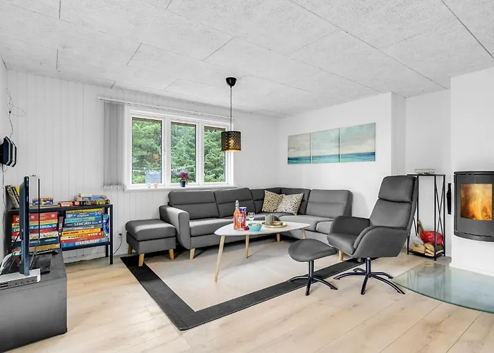 Dom wakacyjny With A Fireplace 02 *